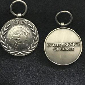 Réplique de la médaille des Nations Unies en taille réelle